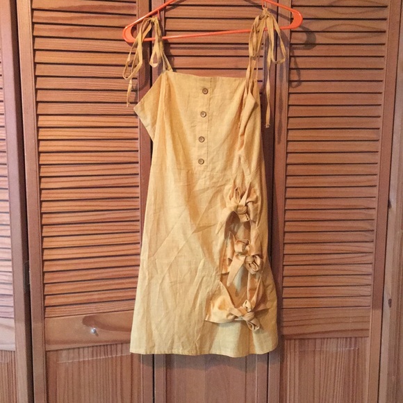 Dresses & Skirts - Yellow sundress